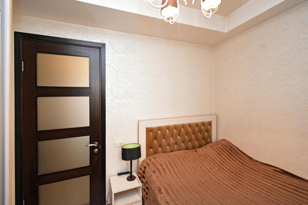 Galaxy Inn Luxury Hostel In Center Jerevan Exteriör bild